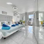 Infinity Ocean - Sea View And Pool - By Lanzarote דירה *